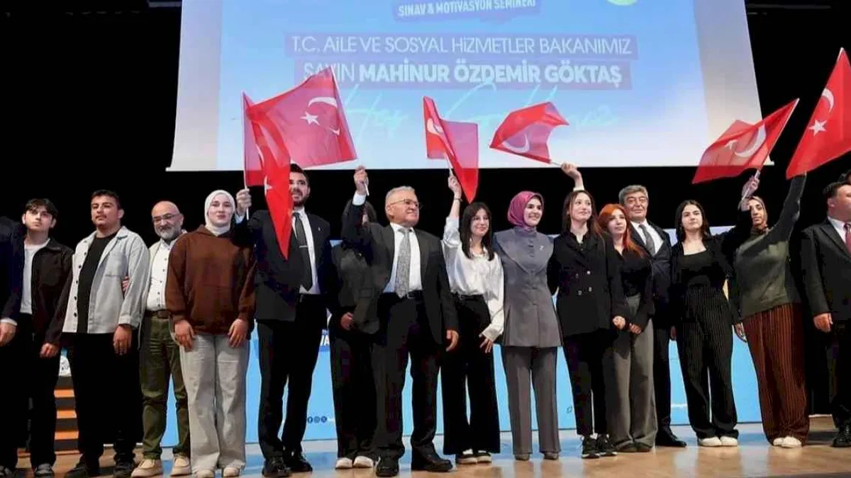 Kayseri Büyükşehir'den öğrencilere kitap desteği