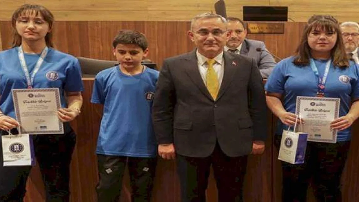 Kütahya'da başarılı sporcular ödüllendirildi