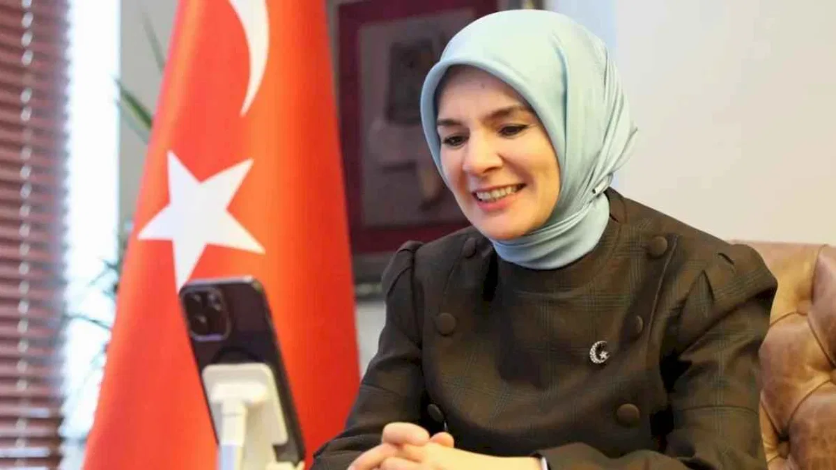 'Fon'la yuva kuran ailenin ilk bebeğine Bakan Göktaş'tan tebrik