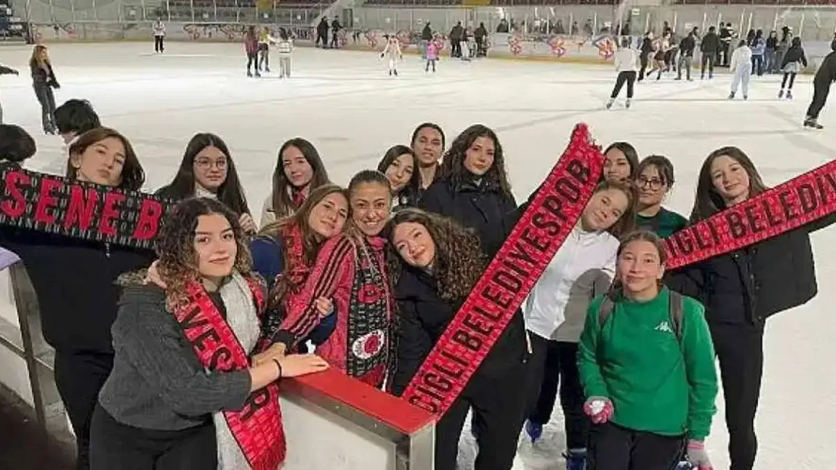 Çiğli'de Gençlere Sporla Yeni Bir Deneyim: Buz Pateni Eğitimi