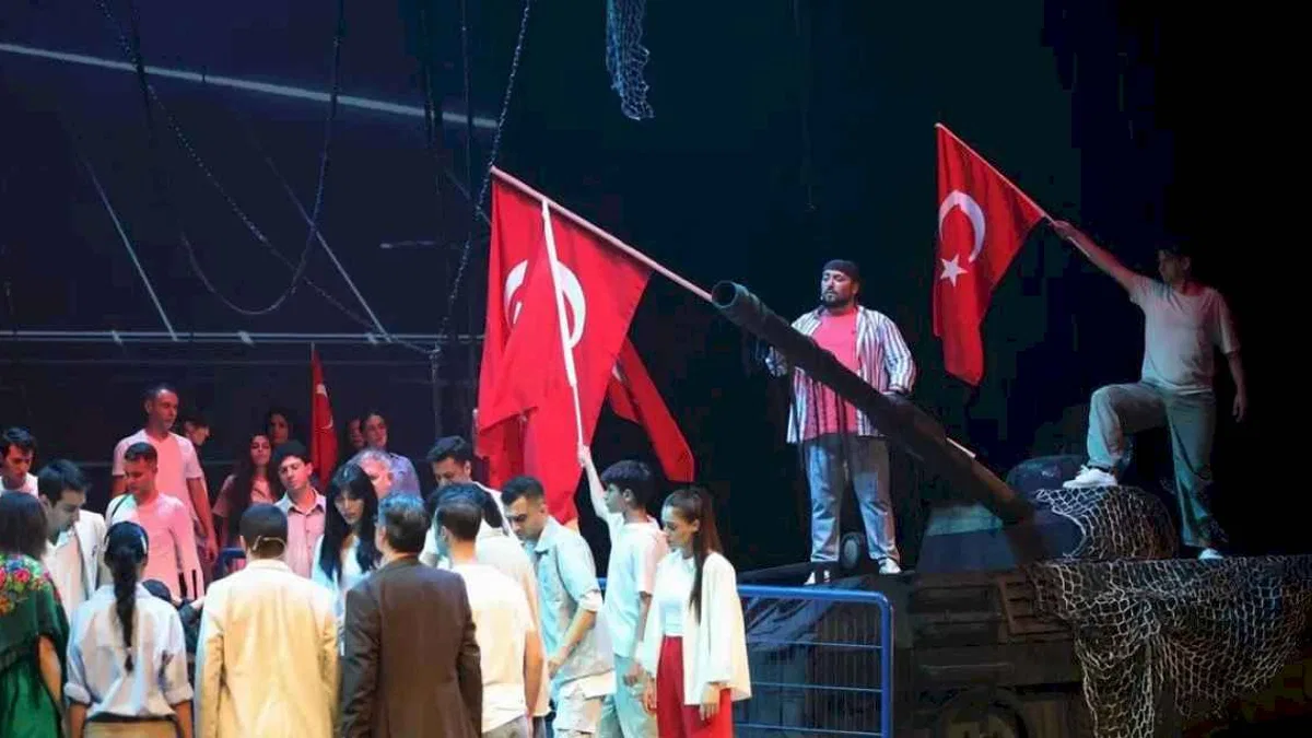 'En Uzun Gece' destanına ilk temsil
