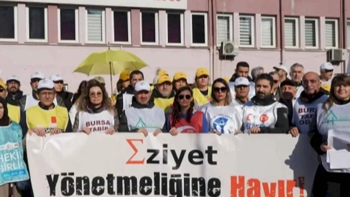 Bursa’da sağlık çalışanları iş bıraktı