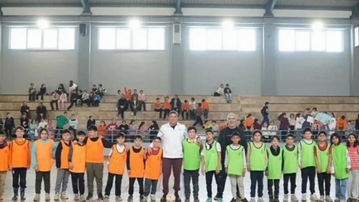 Denizli’de ‘Sınıflar Arası Futsal Turnuvası’nda heyecan sürüyor