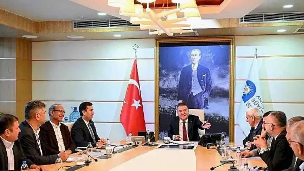 Başkan Böcek muhtar temsilcileriyle bir araya geldi
