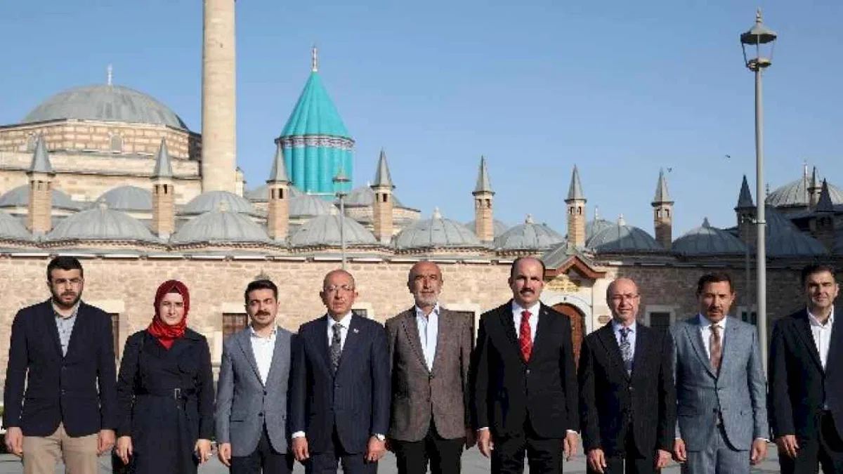 Konyalı başkanlardan Mevlana Türbesi'ne ziyaret