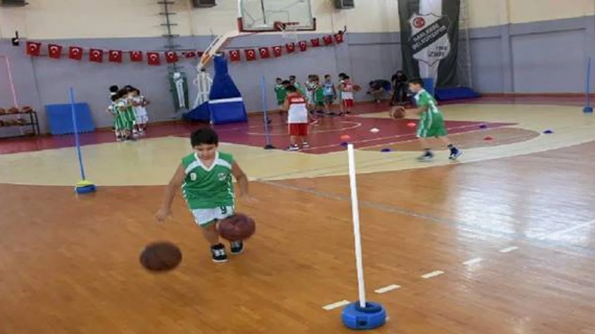 İzmir Narlıdere'de sporcu nesiller yetişiyor