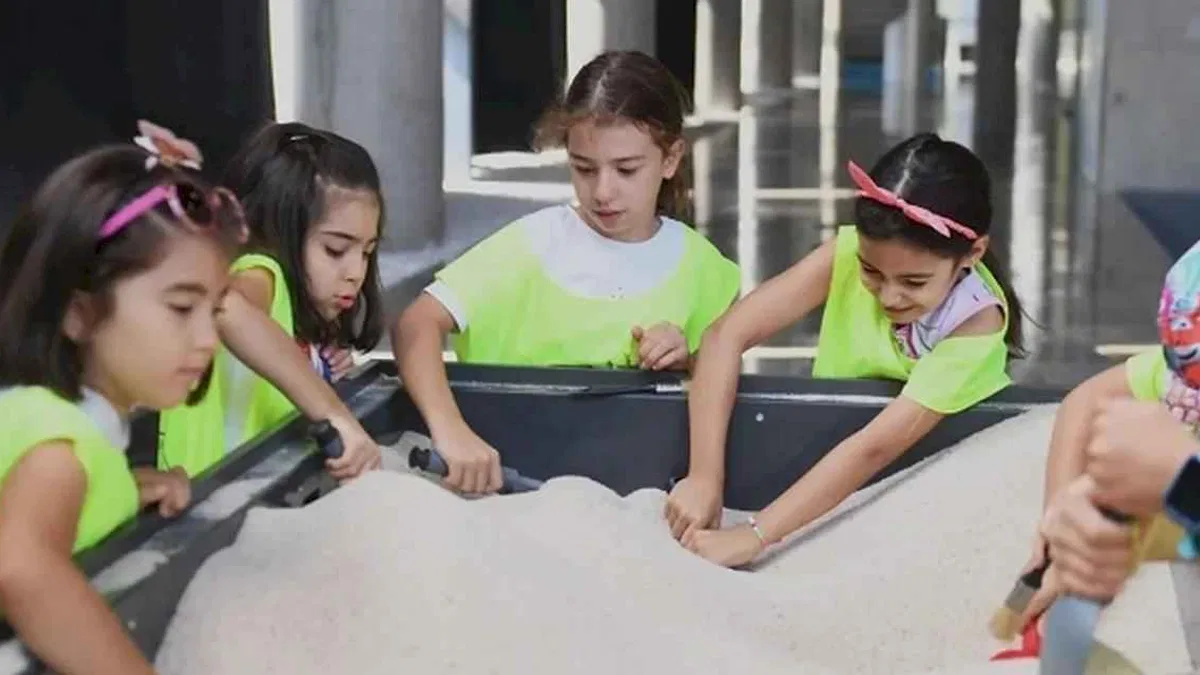 Minik arkeologlar Bursa'nın tarihi mekanlarını gezdi