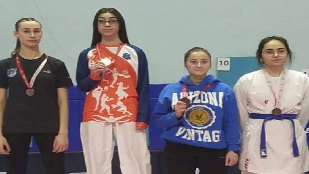 Okul Sporları'nda Çayırova'ya karatede 20 madalya