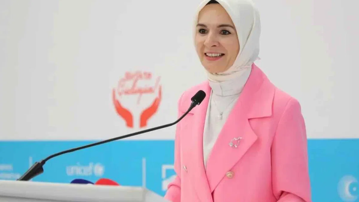 Bakan Göktaş, yetim depremzede çocuklarla lunaparka gitti