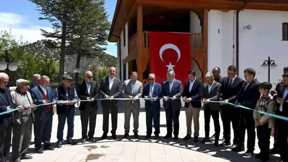 Konya'da Ecevitzade Kadı Mehmed Efendi Camii açıldı