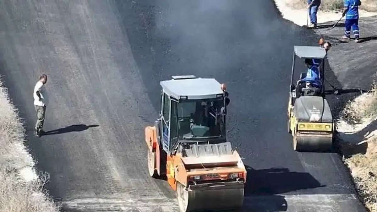 İZBETON ekipleri Bozdağ Kayak Merkezi'nin yolunu yeniledi