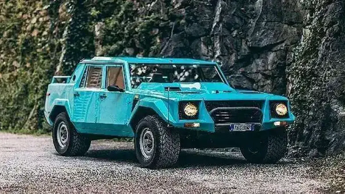Pirelli'nin Lamborghini LM002 için geliştirdiği 'Kulaklı' lastiği Scorpion BK geri dönüyor