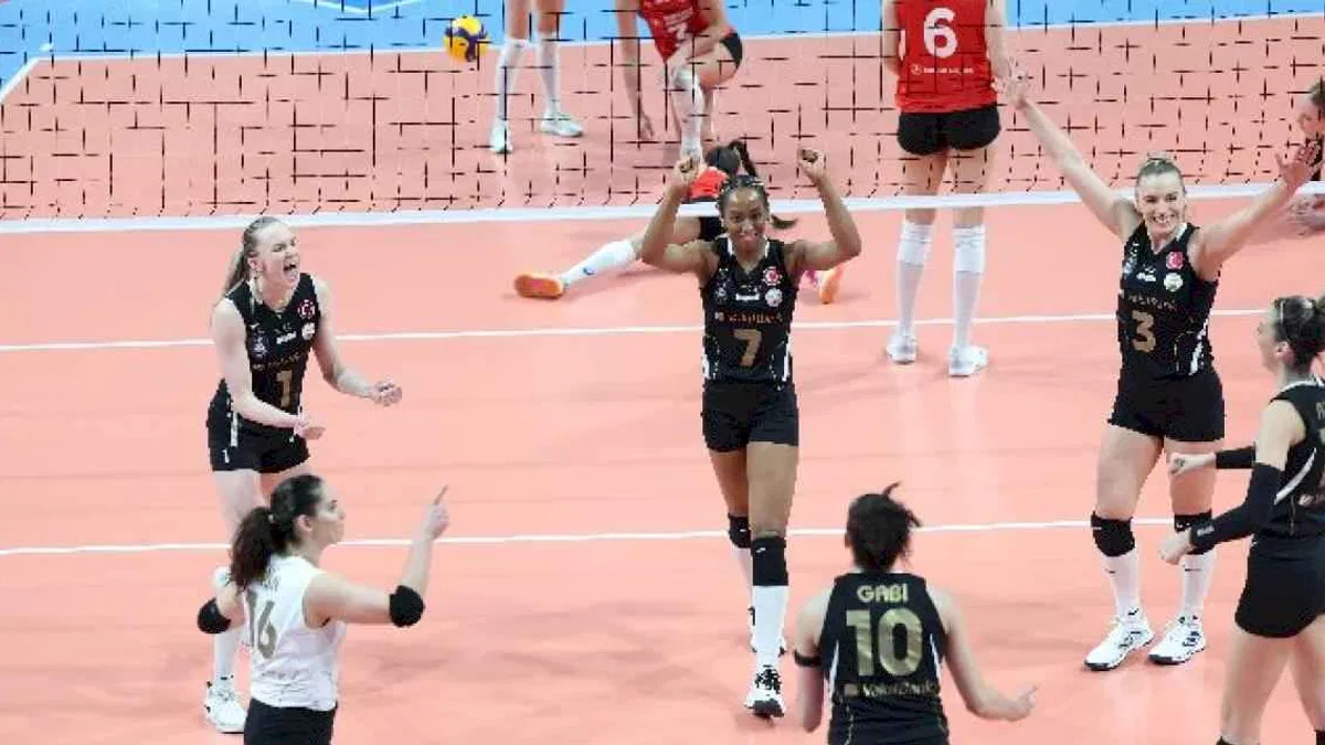 VakıfBank sezonu 3. sırada tamamladı