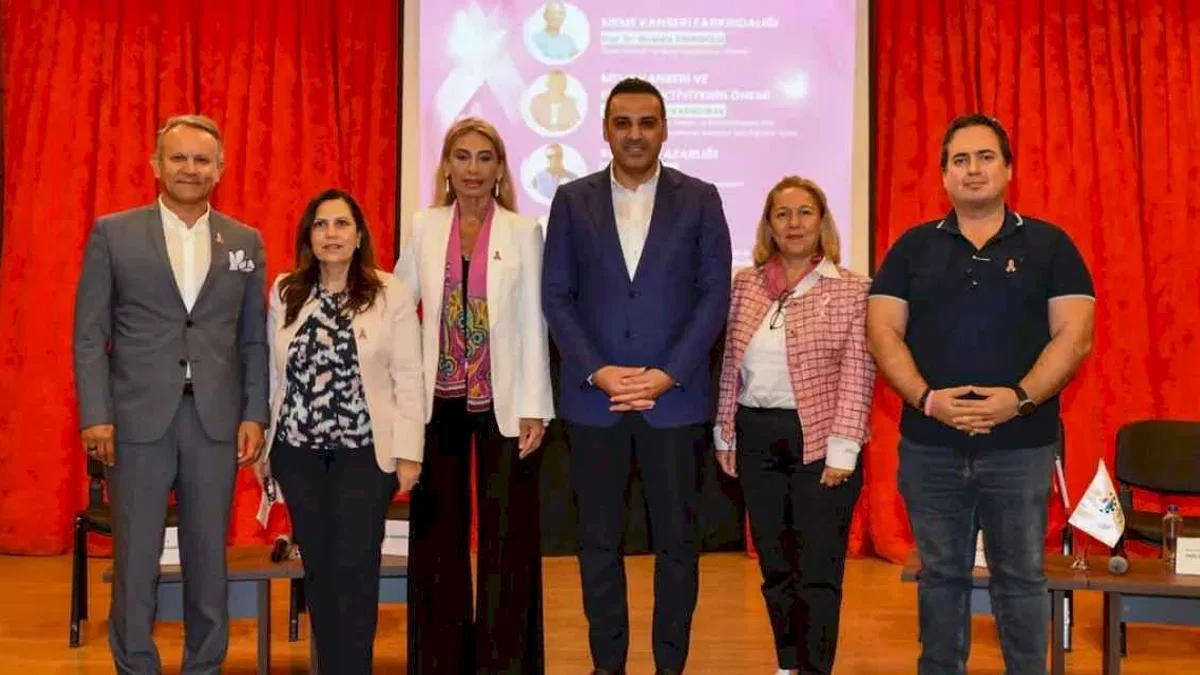 İzmir Çiğli'de meme kanseri farkındalığı