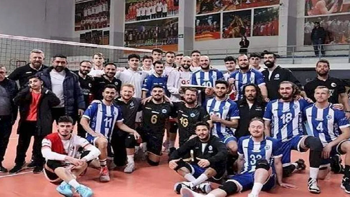 Şampiyon Yarı Final İçin Sahada