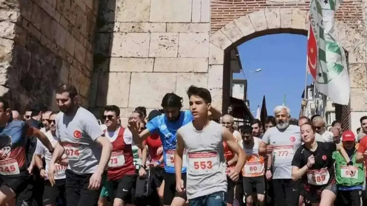 Bursa Osmangazi’de spor ile tarihi buluşturan koşu