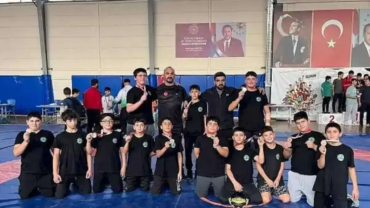 Menemen Belediyesi Güreş Takımı İl Şampiyonu Oldu