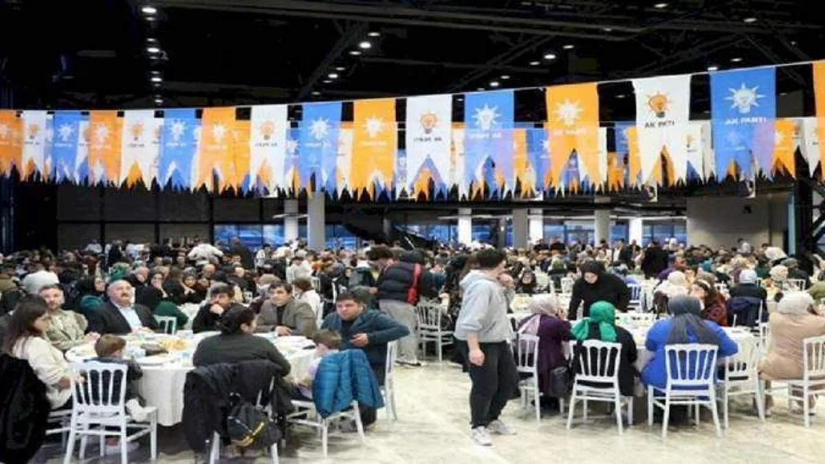 AK Parti Kocaeli, 3 bin kişilik iftarla Ramazan'ı noktaladı
