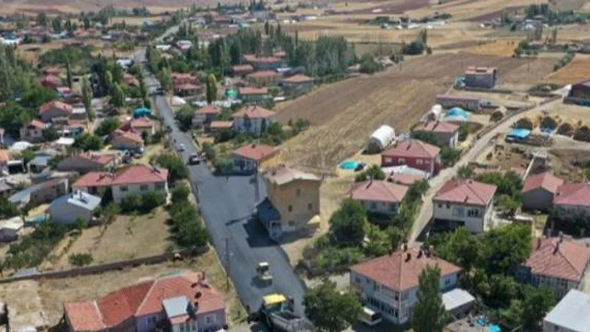 Kayseri Akkışla'da işler 'yol'unda gidiyor