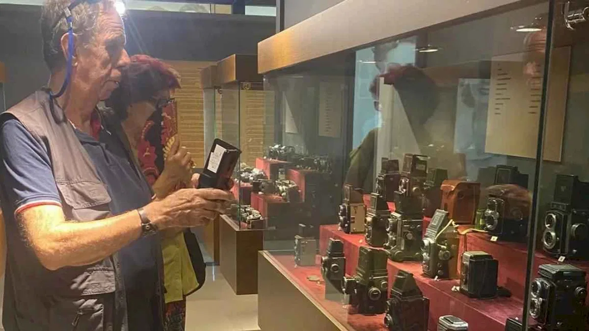 İzmir Karşıyaka'daki Fotoğraf Müzesi'ne Midilli'den ziyaret