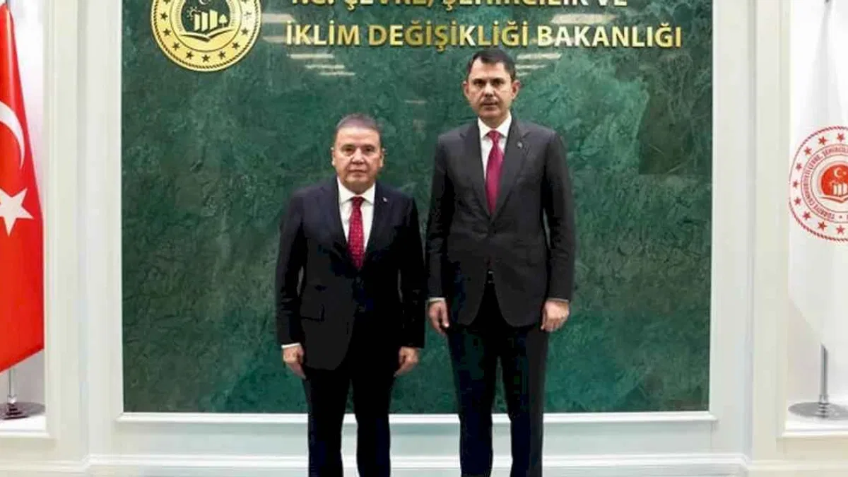 Muhittin Böcek Bakan Murat Kurum'la görüştü