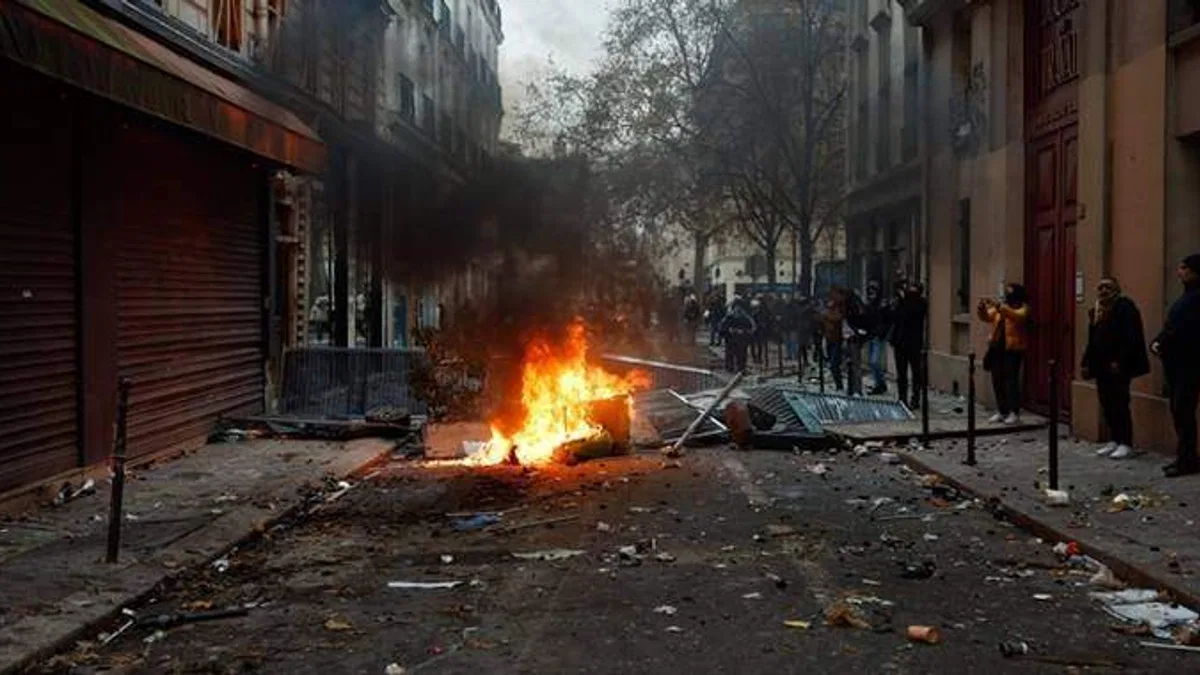 Paris'te terör örgütü PKK'nın şiddet eylemlerine Fransız basınından tepki
