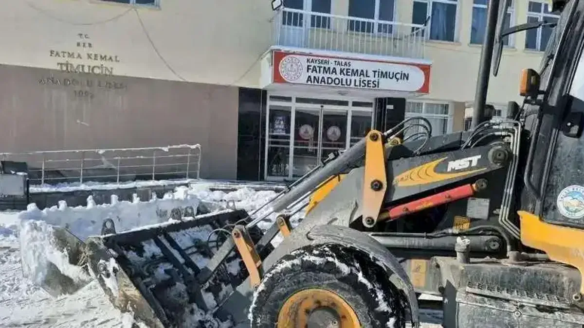 Kayseri Talas'ta öğrenciler okula temiz başladı