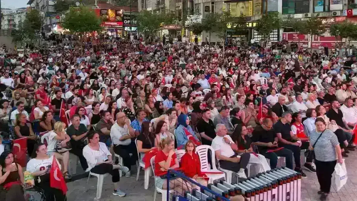 Filenin Sultanları’nın Avrupa Şampiyonluğu Maltepe’de dev ekranda kutlandı