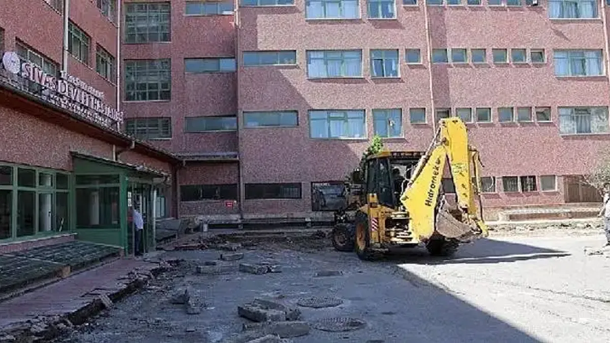 Devlet hastanesi'nin çevresi yenileniyor