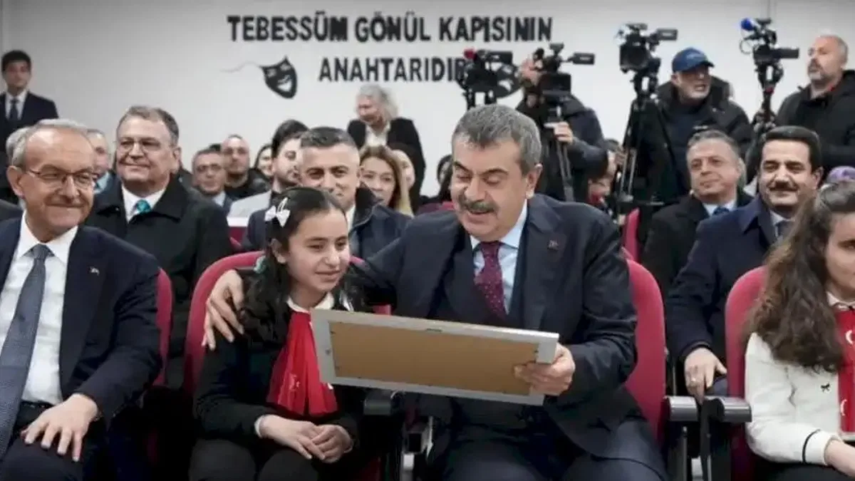Bakan Tekin 'Beyaz Baston Haftası' kapsamında öğrencilerle buluştu