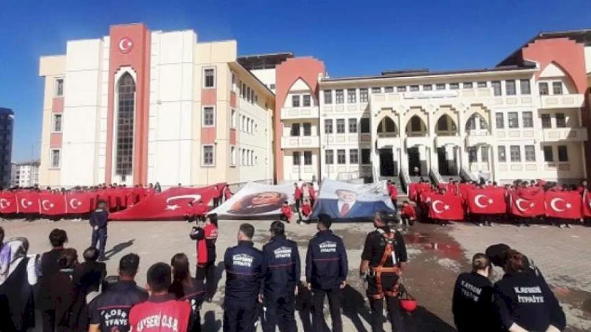 Kayseri İtfaiyesi'nden 100'ncü Yıl Tatbikatı