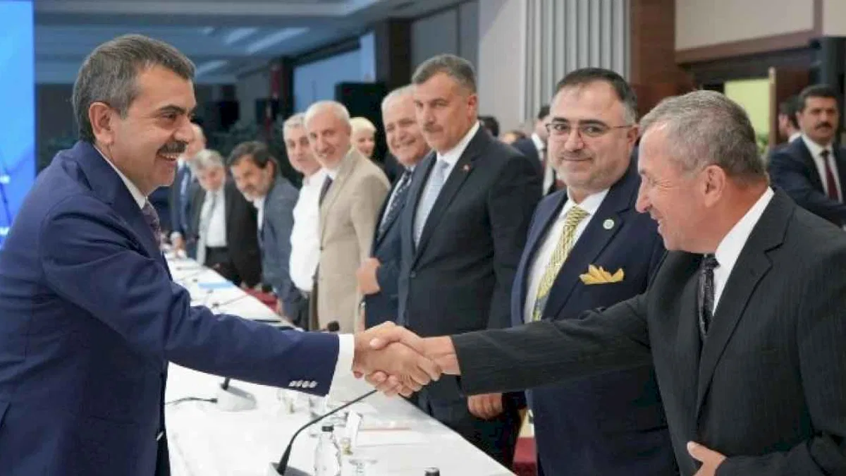 Bakan Tekin, eğitim sendikalarıyla buluştu