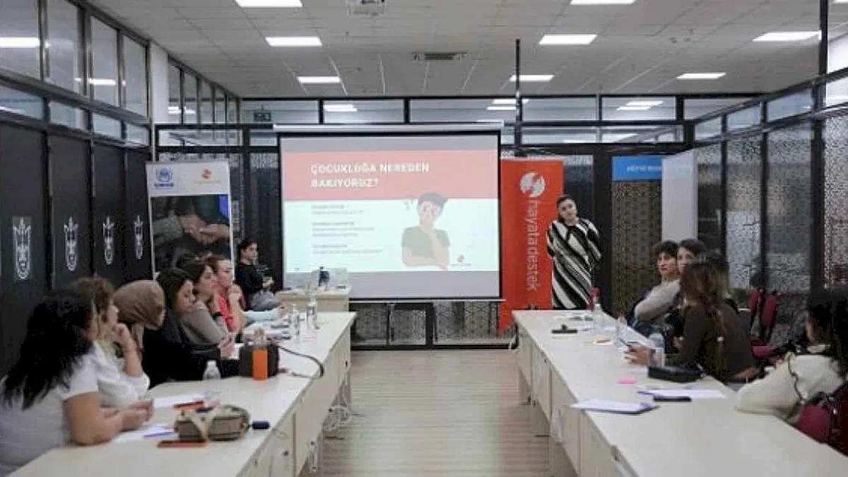 Konak'ta 'Çocuk Koruma ve Güvenliği' eğitimi verildi