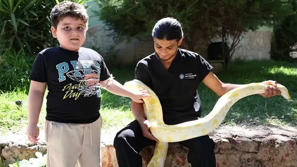 Antalya Doğal Yaşam Parkı'nda dünya yılan günü etkinliği