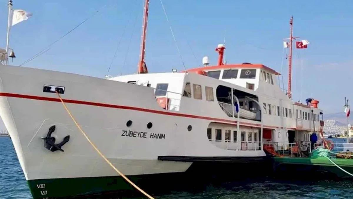 İzmir limanında 'Zübeyde Hanım' ziyarete açıldı