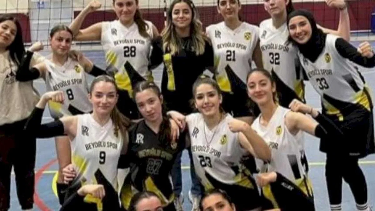 Beyoğlulu kızlar galibiyetle ayrıldı