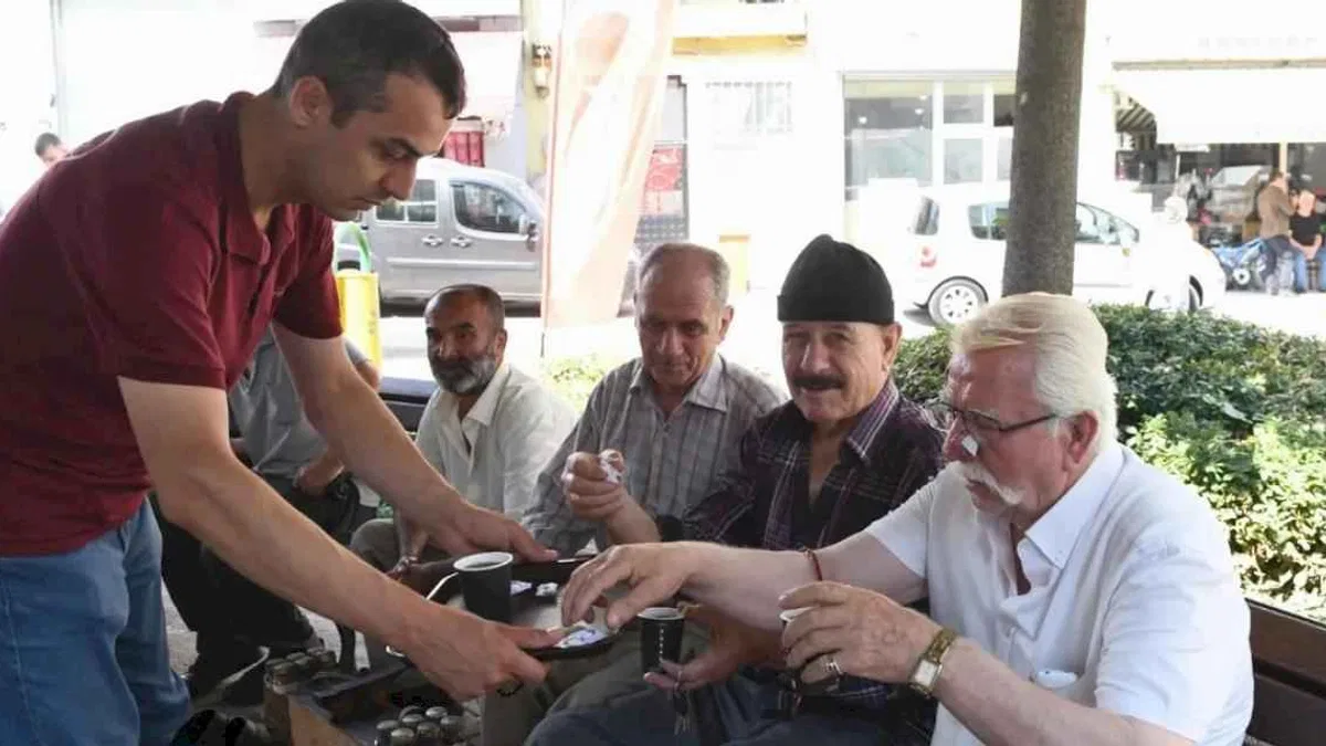 Bursa Osmangazi Koğukçınar’da emekli lokali hizmete girdi... Bu lokalde çay 5 TL!