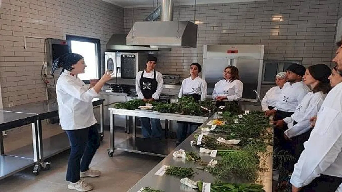 EÜ Turizm Fakültesi Gastronomi Akademisi toplumsal eğitim programlarına yenilerini ekliyor