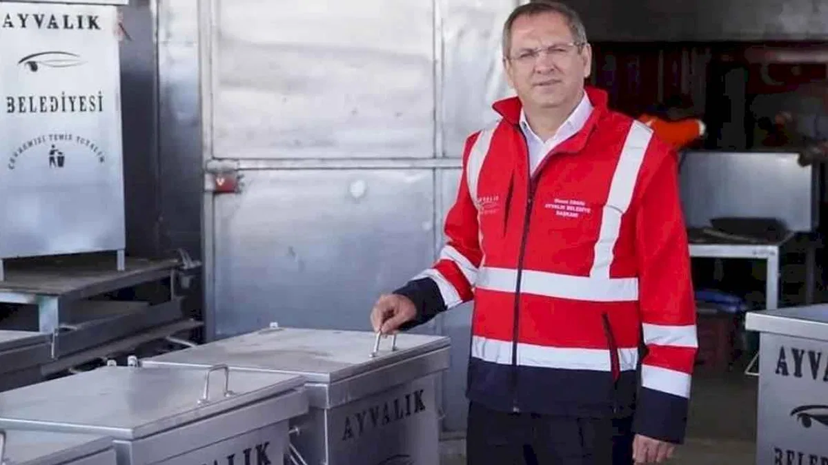 Balıkesir Ayvalık'ta çöp konteynerleri uygun maliyetle üretiliyor