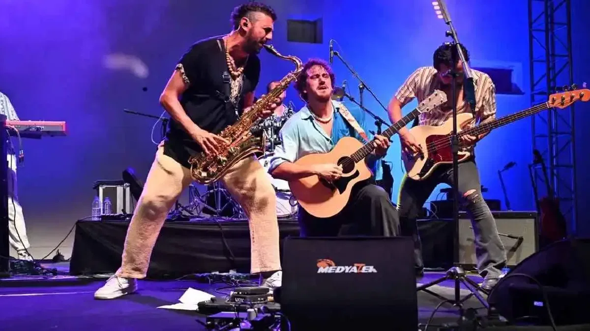 Manisa'da Evrencan Gündüz’den unutulmaz konser