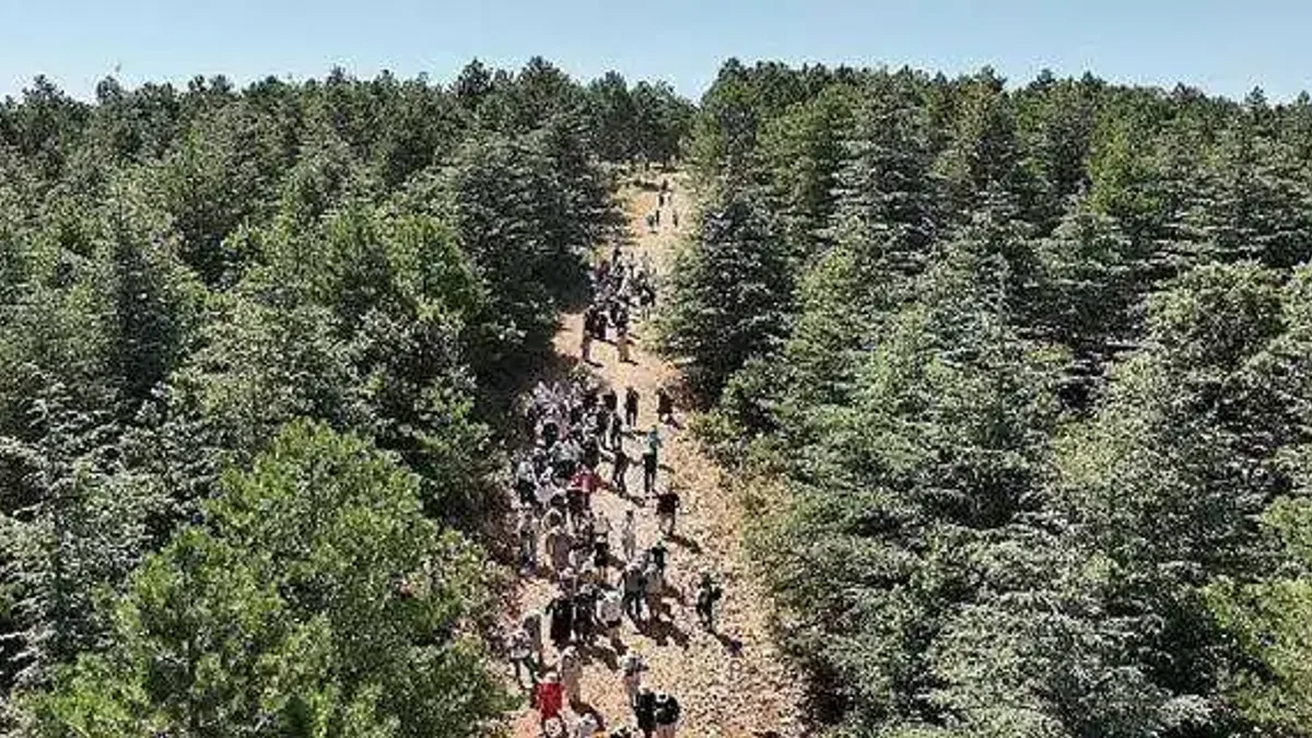 Başkan Altay Doğanhisar'da Doğa Yürüyüşüne Katıldı