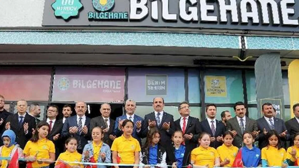 Ticaret Bakanı Bolat Bilgehane Ve Lise Medeniyet Akademisi’nin açılışını yaptı