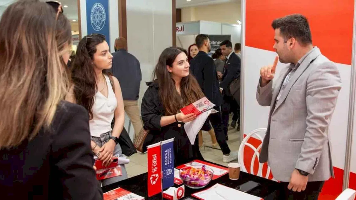 Bursa Büyükşehir, kariyerde gençlerin yanında