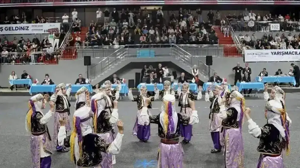 Gaziantep’te kültür rüzgarı... Halk Oyunları Bölge Şampiyonası büyük ilgi gördü