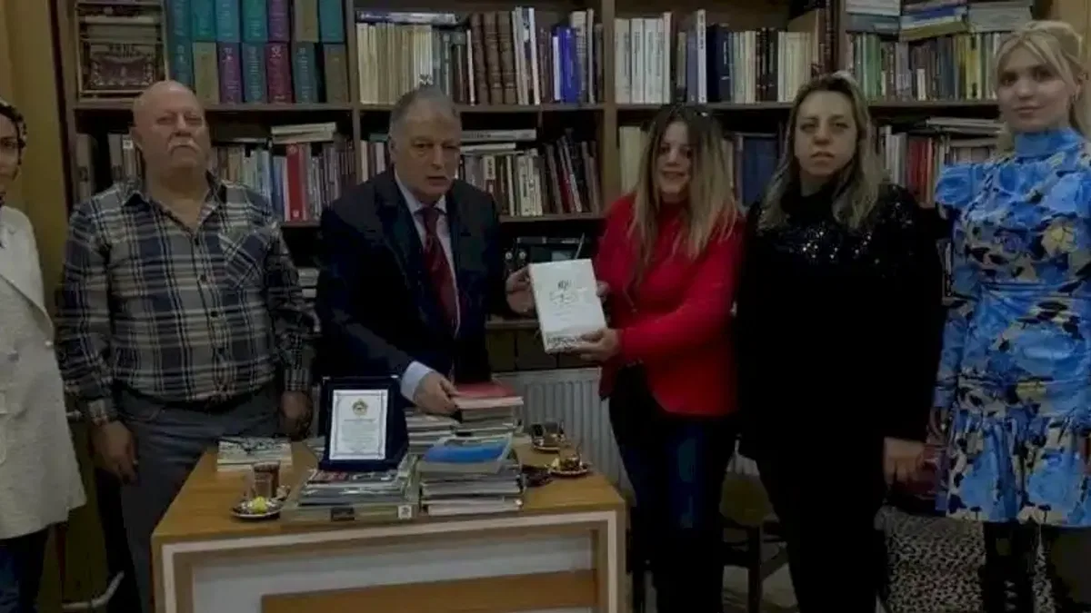 Erzurum’un yaşayan hafızası Prof. Dr. Kürkçüoğlu’na vefa plaketi