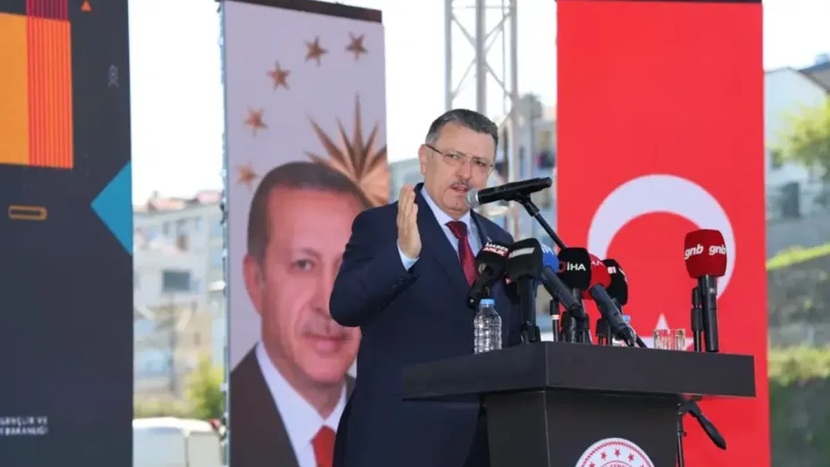 Trabzon'da Akçaabat Yarı Olimpik Yüzme Havuzu açıldı