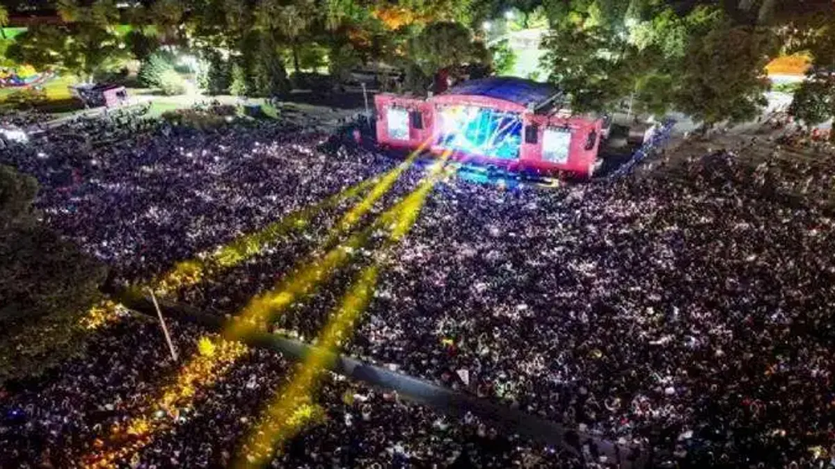 İzmir Fuarı'nda müzik resitali