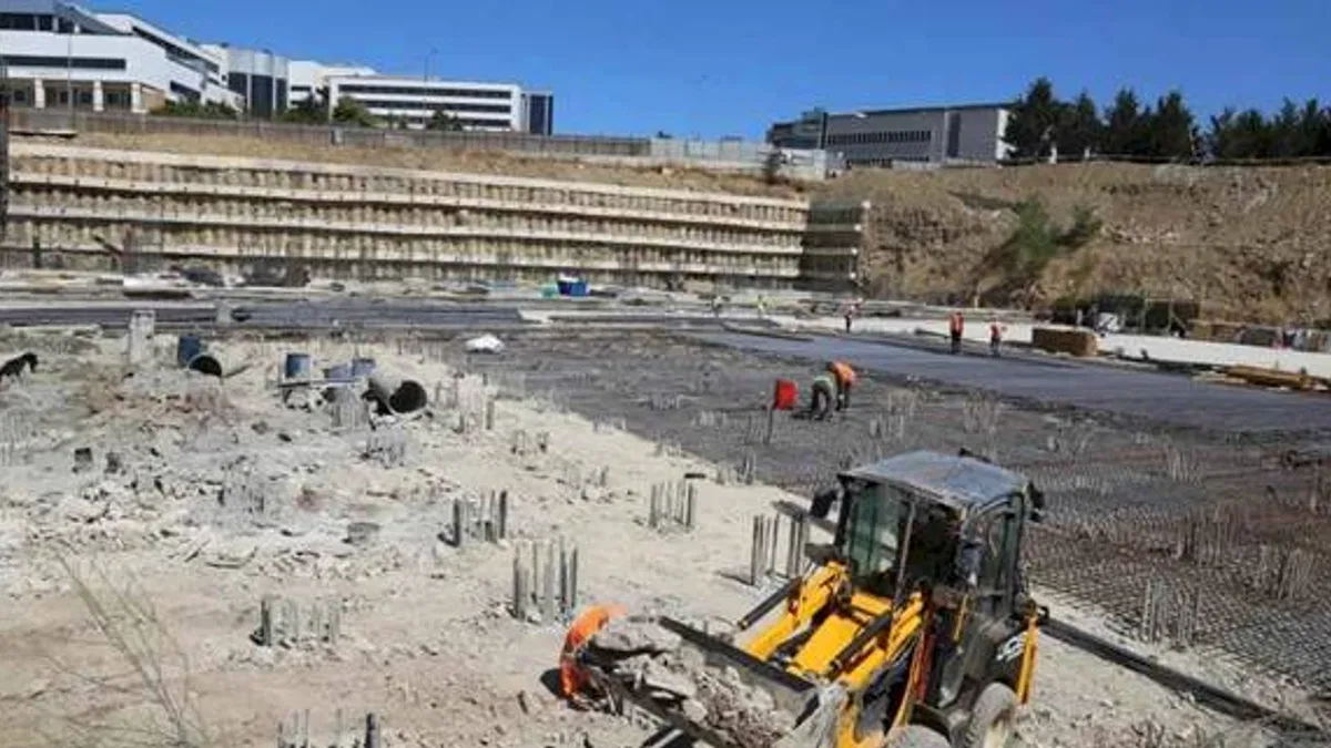 KOÜ Umuttepe’de cami ve otopark projesi yükseliyor