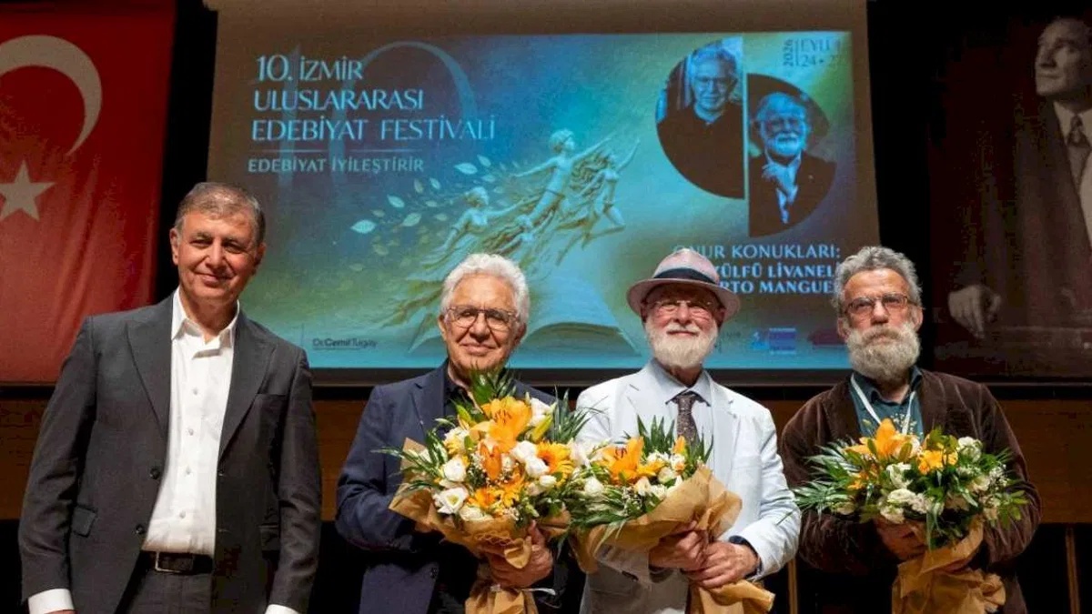 İzmir Edebiyat Festivali 10. yılında kapılarını açtı