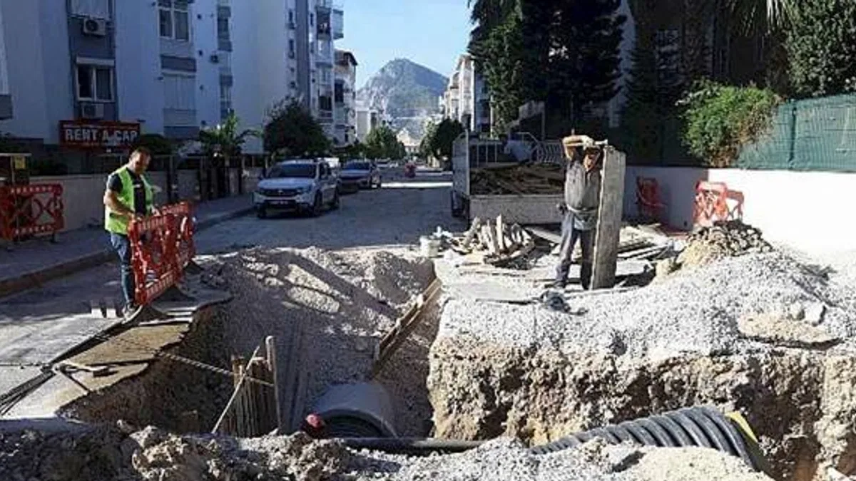 Büyükşehir'in yağmur suyu hattı çalışmaları devam ediyor